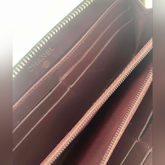 CHANEL Black Chevron Wallet with Gold Accents - Picture 9 of 10